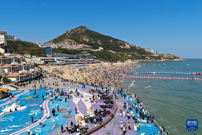China registra 826 milhões de viagens turísticas domésticas durante feriado do Dia Nacional de 2026