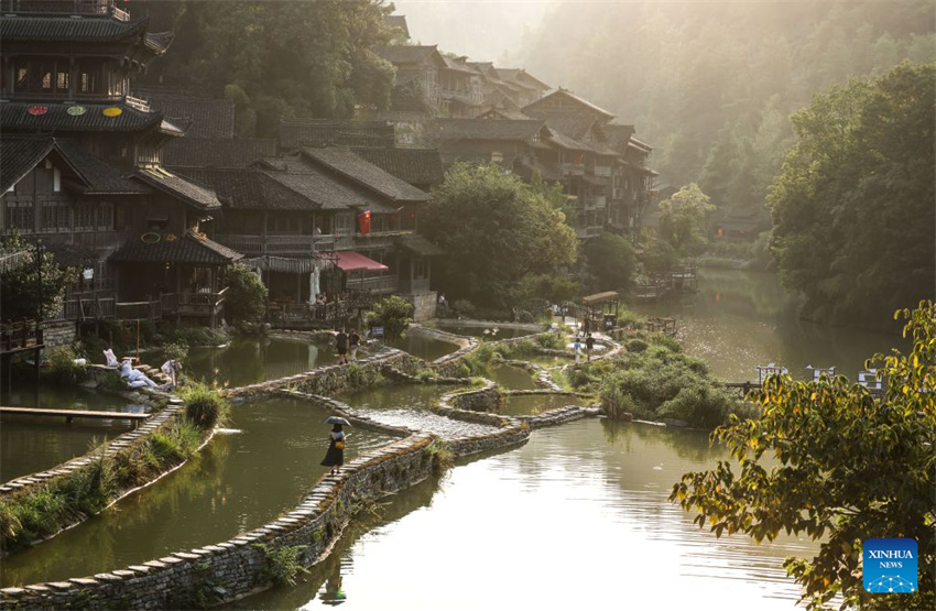 Legado da Longa Marcha ao longo do rio Chishui impulsiona o turismo na província chinesa de Guizhou