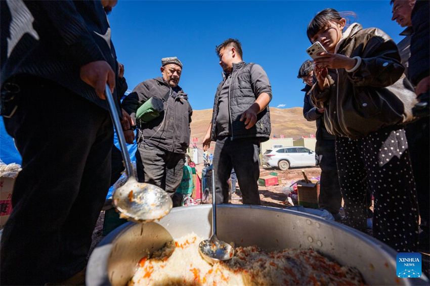 Xizang: voluntários levam acolhimento a região atingida por terremoto