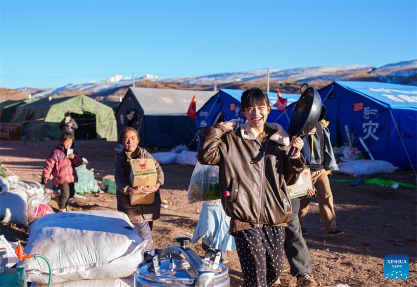 Xizang: voluntários levam acolhimento a região atingida por terremoto