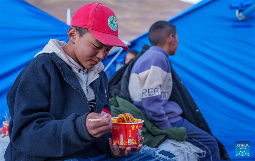 Xizang: voluntários levam acolhimento a região atingida por terremoto