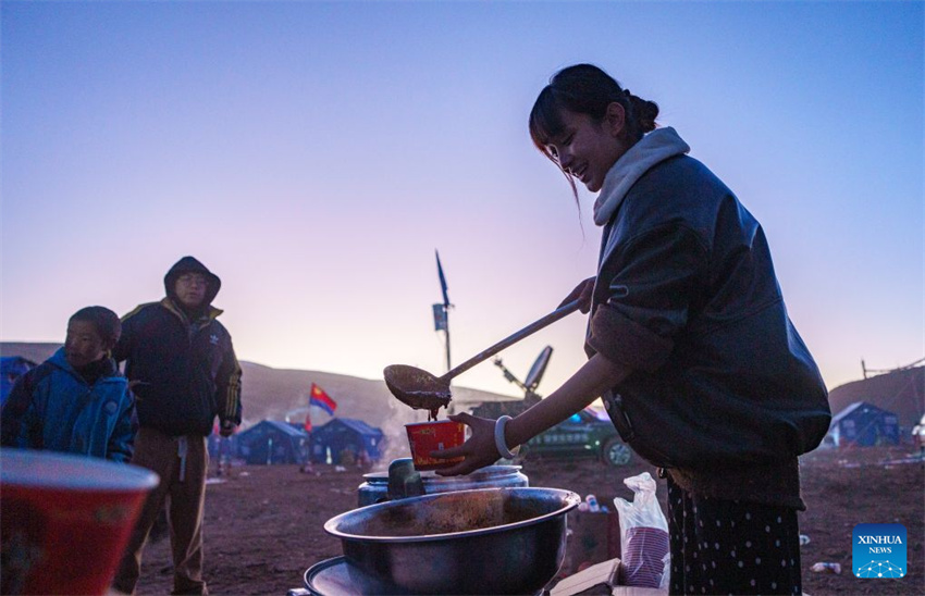 Xizang: voluntários levam acolhimento a região atingida por terremoto