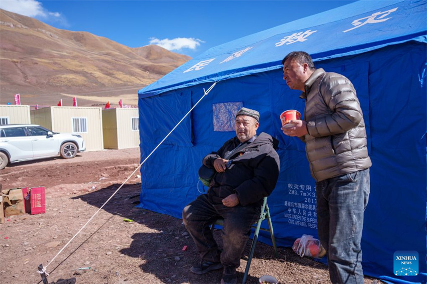 Xizang: voluntários levam acolhimento a região atingida por terremoto