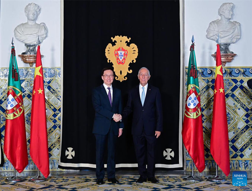 Vicepresidente chino se reúne con presidente y primer ministro portugueses para discutir lazos bilaterales