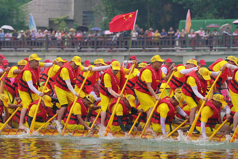 Hunan: Yiyang prepara corridas de barco-dragão de dupla fila de 100 metros