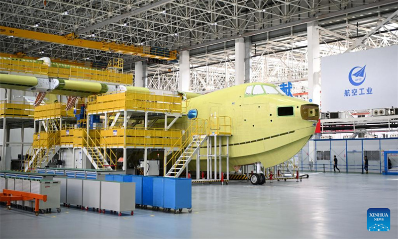 Aeronave anfíbia AG600 da China recebe sinal verde para produção em massa