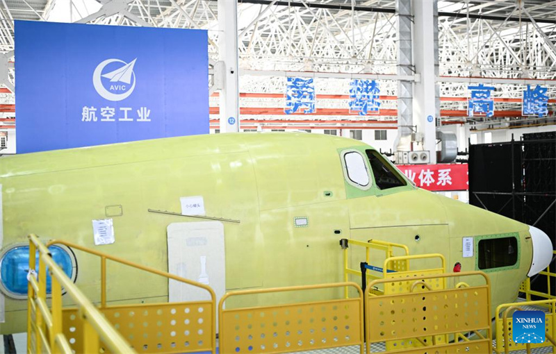 Aeronave anfíbia AG600 da China recebe sinal verde para produção em massa