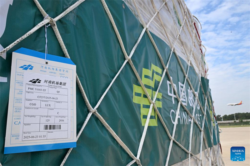 China Post lança rota de carga Zhengzhou-Luxemburgo