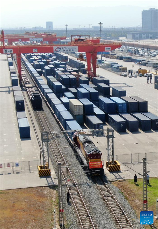 Número total de trens de carga China-Europa partindo de Xi'an ultrapassa 30.000