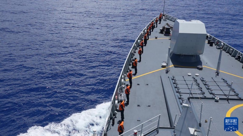 Marinhas chinesa e russa concluem patrulha conjunta