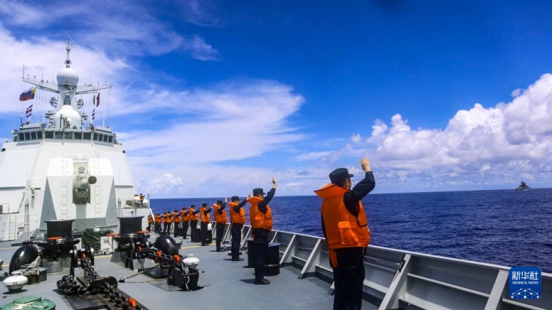 Marinhas chinesa e russa concluem patrulha conjunta