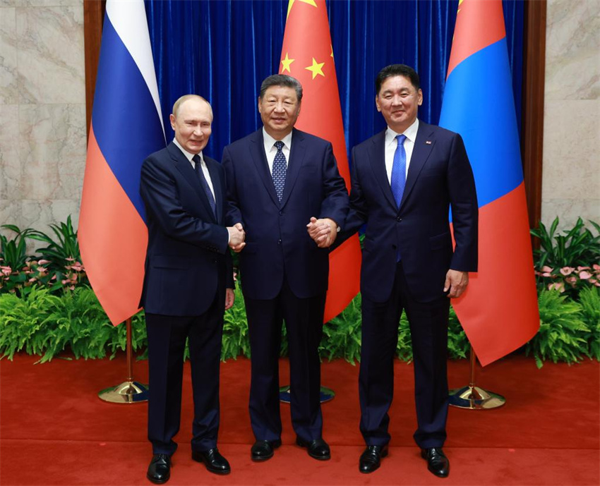 Xi Jinping pede reforço da confiança política mútua e da cooperação entre China, Rússia e Mongólia