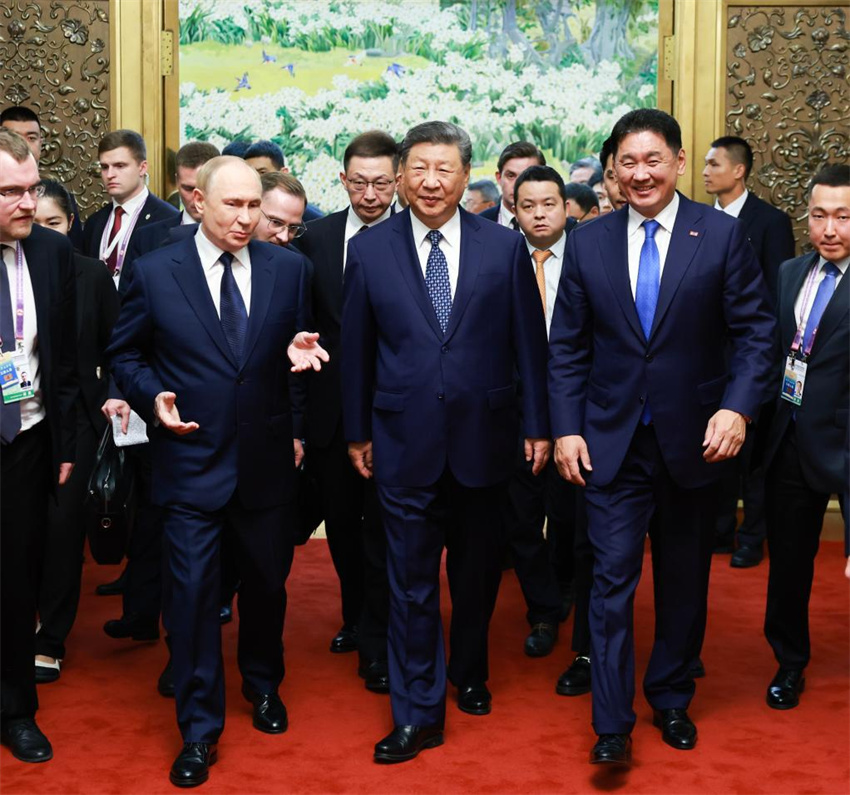 Xi Jinping pede reforço da confiança política mútua e da cooperação entre China, Rússia e Mongólia