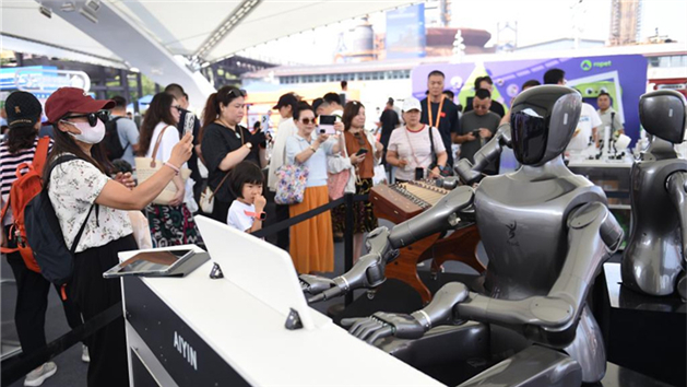 Produtos de alta tecnologia expostos na CIFTIS em Beijing