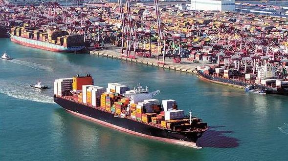 Porto de Qingdao inaugura canal logístico internacional "Brasil-Qingdao-Holanda"Em 25 de agosto, um navio carregado com celulose importada do Brasil atracou no Porto de Qingdao, em Qingdao, Província de Shandong, no leste da China.