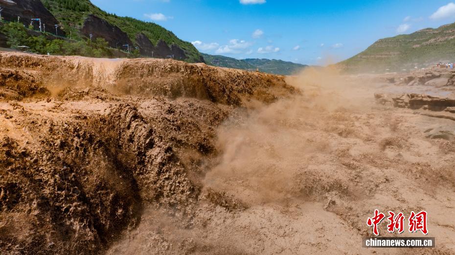 Galeria: Cachoeira Hukou atravessa melhor período de observação