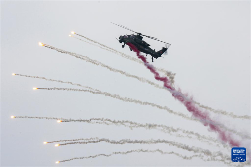 Equipamentos do Exército em exibição na 7ª Exposição Internacional de Helicópteros de Tianjin