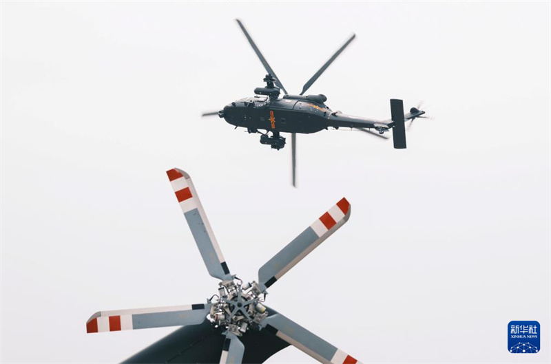 Equipamentos do Exército em exibição na 7ª Exposição Internacional de Helicópteros de Tianjin