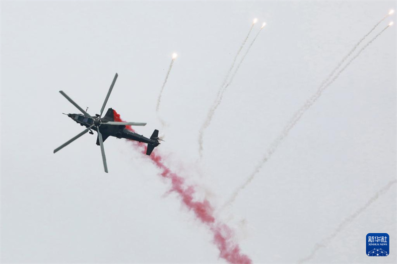 Equipamentos do Exército em exibição na 7ª Exposição Internacional de Helicópteros de Tianjin