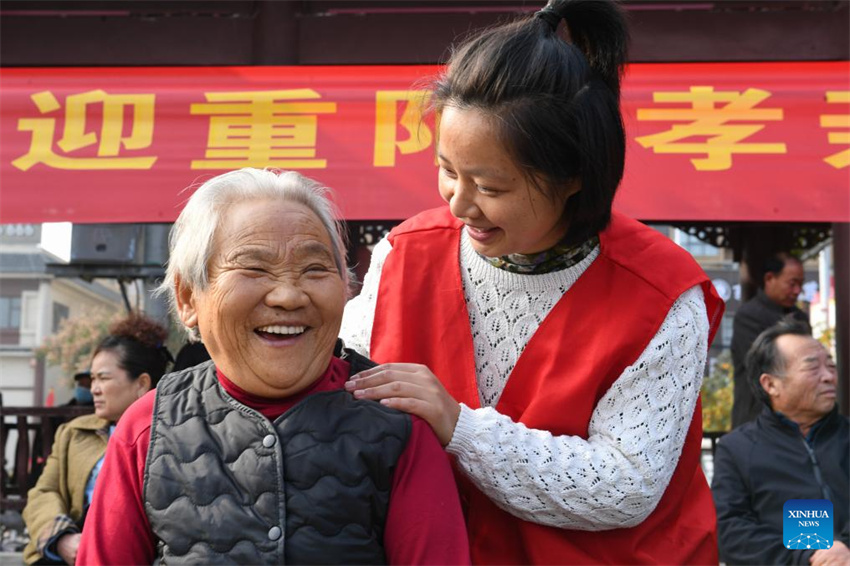 Festival de Chongyang é comemorado em toda a China