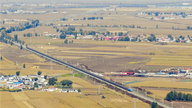 China conclui teste de operação de trens de carga pesada de 35.000 toneladas