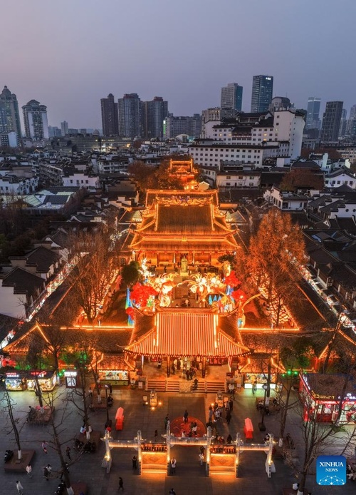 Clima de Ano Novo toma conta de Nanjing, no leste da China