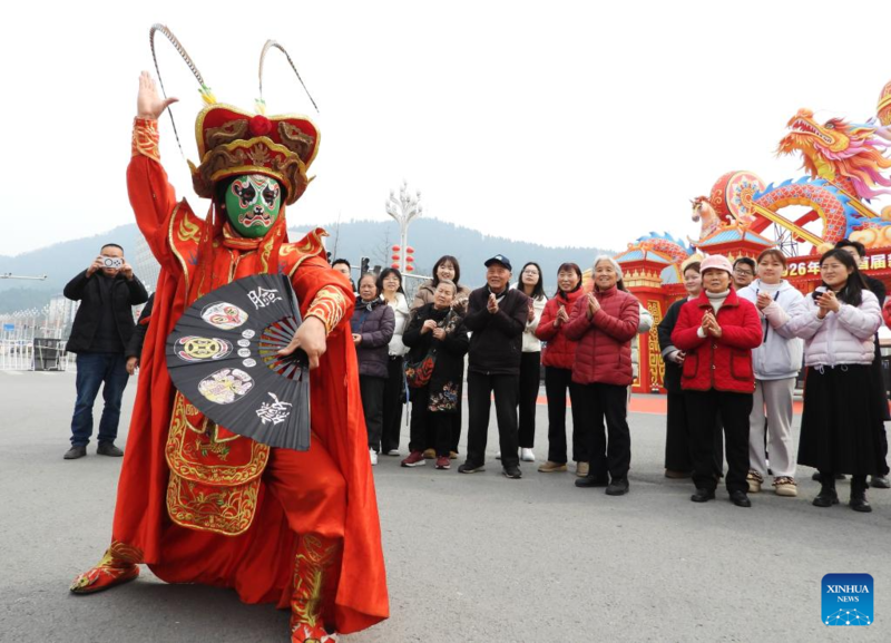 Eventos festivos realizados em toda a China para celebrar o próximo Ano Novo Chinês