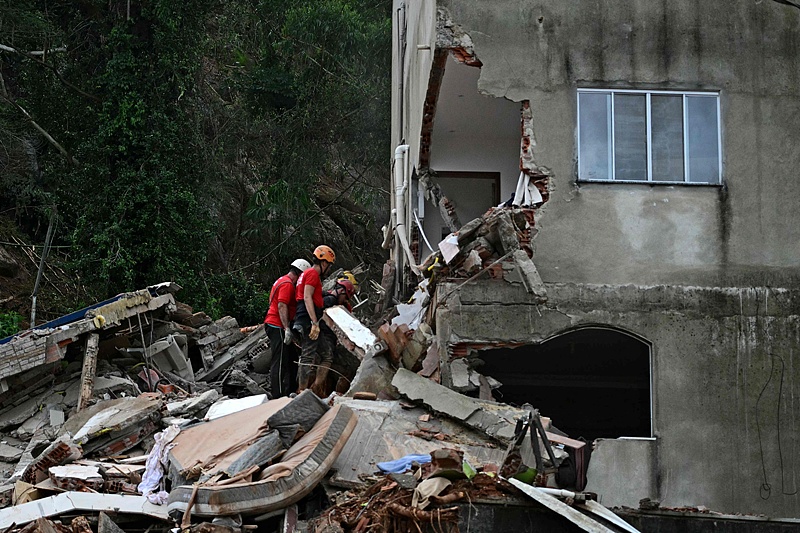 Número de mortos devido a chuvas torrenciais no sudeste do Brasil chega a 30