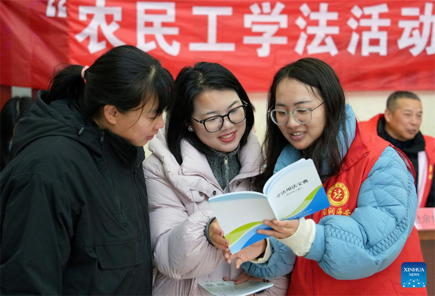 Diversos tipos de feiras de emprego são realizadas em toda a China