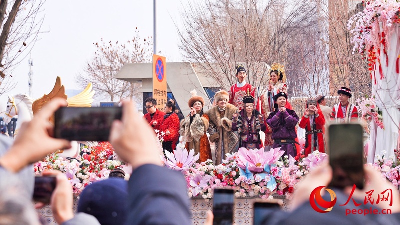 Gala Shehuo realizada em Xinjiang