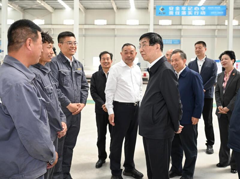 Mais alto conselheiro político destaca estabilidade social e modernização em Xinjiang, noroeste da China