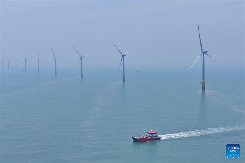 Manutenção em andamento em parque eólico offshore em Jiangsu visa garantir fornecimento estável de energia