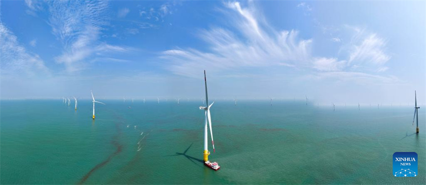 Manutenção em andamento em parque eólico offshore em Jiangsu visa garantir fornecimento estável de energia