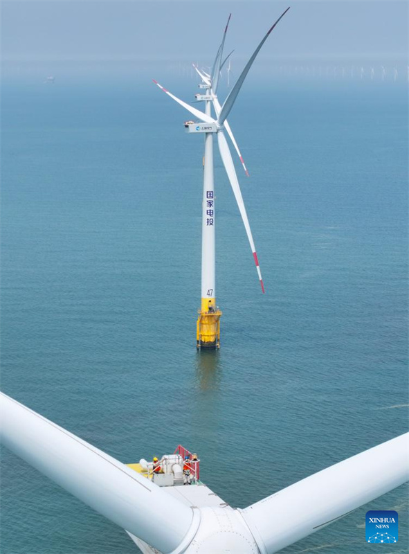 Manutenção em andamento em parque eólico offshore em Jiangsu visa garantir fornecimento estável de energia