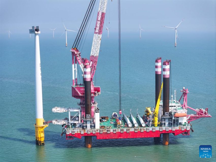 Manutenção em andamento em parque eólico offshore em Jiangsu visa garantir fornecimento estável de energia