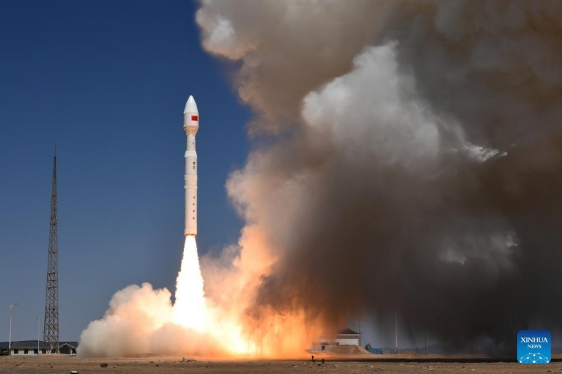 Foguete chinês coloca 8 satélites em órbita