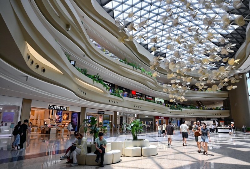Política de isenção de impostos de Hainan continua estimulando mercado consumidor
