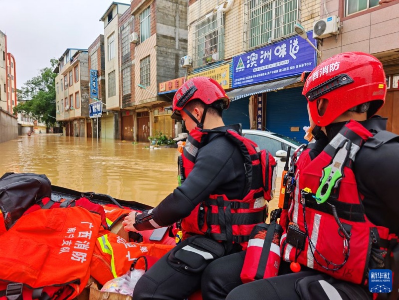 China intensifica controle de enchentes com equipes adicionais para Guangxi e Liaoning
