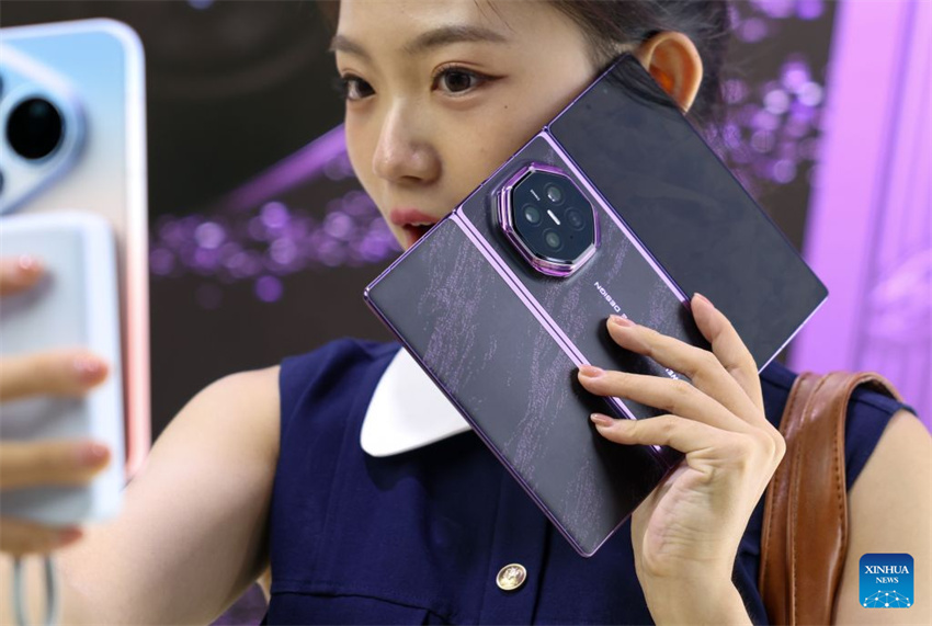 Huawei apresenta o chip Kirin 9050 Pro de alto desempenho