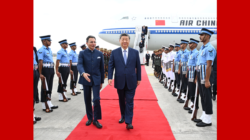 Xi Jinping chega a Nova Déli para cúpula do BRICS