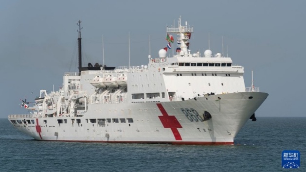Navio-hospital da Marinha Chinesa "Peace Ark" chega à Mauritânia