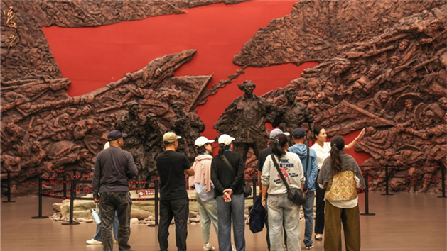 Legado da Longa Marcha ao longo do rio Chishui impulsiona o turismo na província chinesa de Guizhou