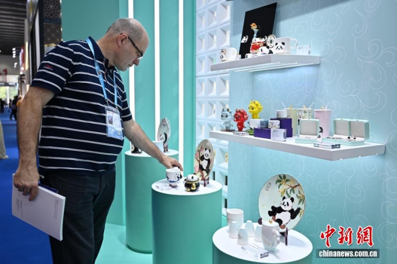 Segunda fase da 140ª Feira de Cantão: produtos de estilo chinês tornam-se nova vitrine das exportações chinesas