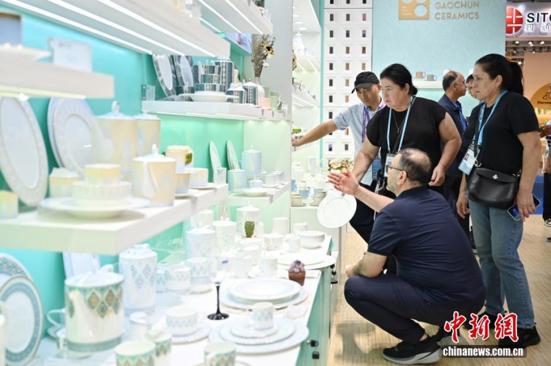 Segunda fase da 140ª Feira de Cantão: produtos de estilo chinês tornam-se nova vitrine das exportações chinesas