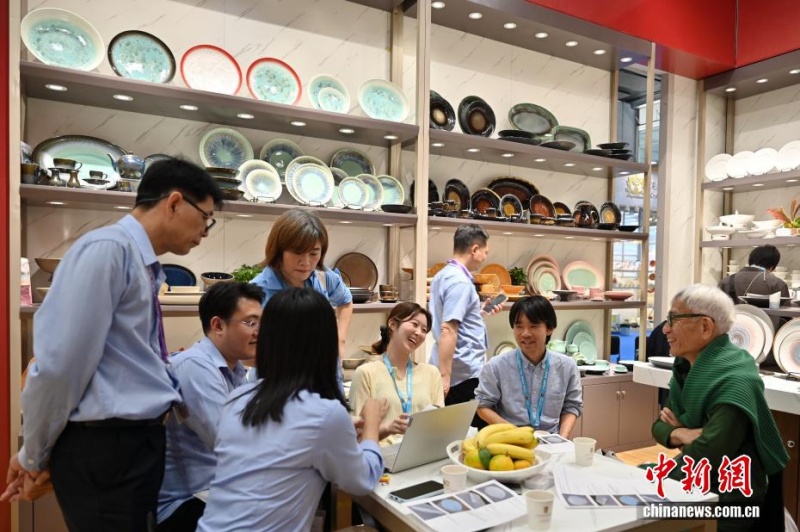 Segunda fase da 140ª Feira de Cantão: produtos de estilo chinês tornam-se nova vitrine das exportações chinesas