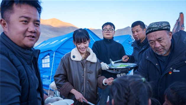 Xizang: voluntários levam acolhimento a região atingida por terremoto