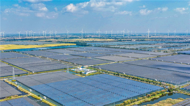 Capacidade de energia eólica e solar da China ultrapassa 2 bilhões de kW