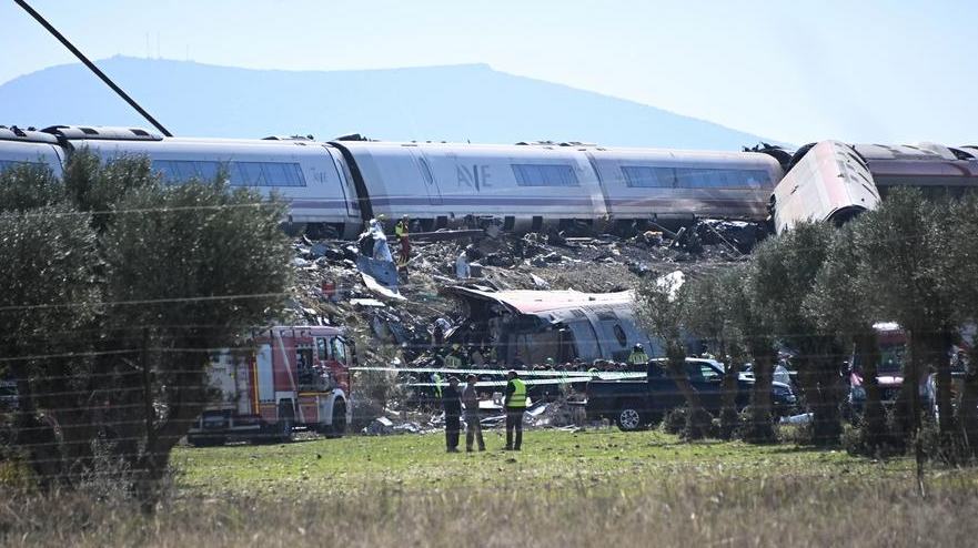Número de mortos em colisão ferroviária na Espanha revisado para 69A autoridade independente espanhola de investigação de acidentes de transporte, AITAT, revisou na quinta-feira o número de vítimas fatais da colisão de trens de alta velocidade ocorrida na Província de Toledo para 69.